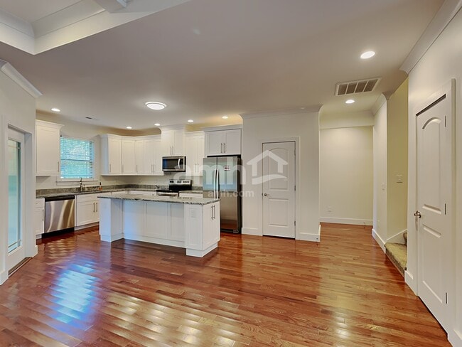 Photo - 430 Risen Star Dr