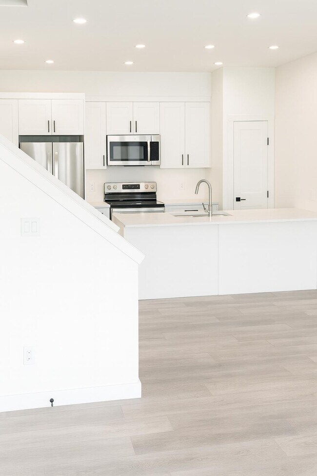 Photo - 11007 132 St NW Unit 1