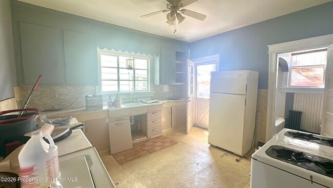 Photo - 594 Fellows Ave