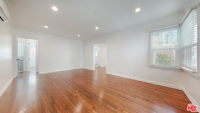 Photo - 3368 Rowena Ave