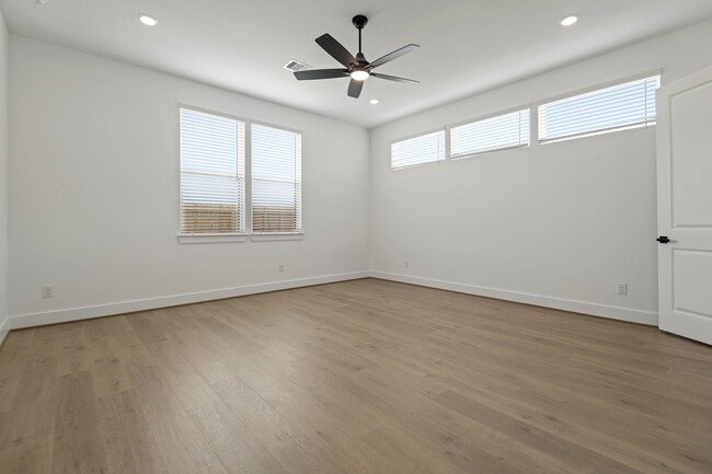 Photo - 1911 Drover Ln