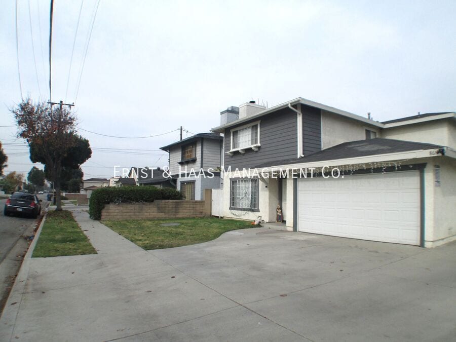 8621 1/2 Cedar St.- - 8621 1/2 Cedar St.-