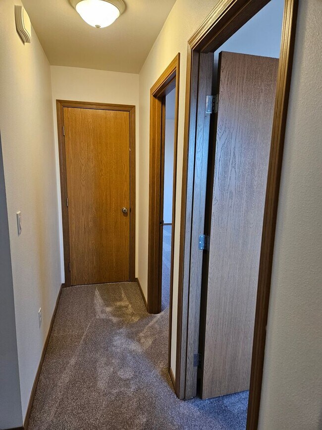 3213 Oaks Avenue Apartment For Rent in Everett, WA