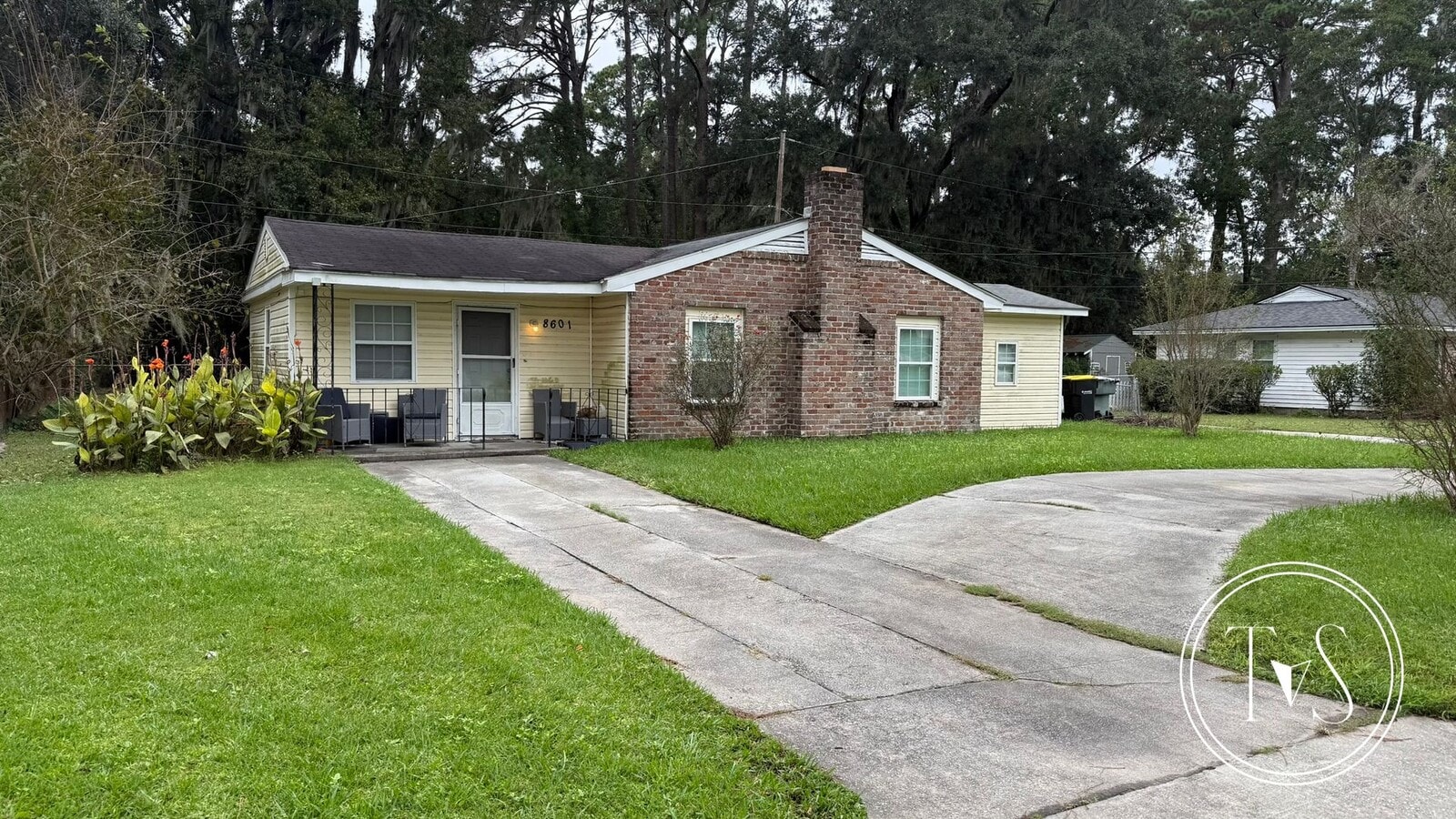 Photo - 8601 Hurst Ave