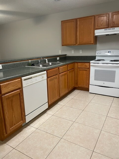 Photo - "Charming 2-Bed Townhouse Oasis - Prime Fort Walton Beach Location!"