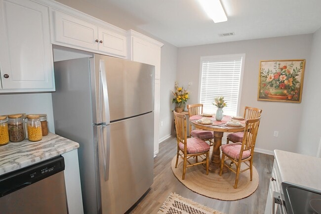 Photo - 430 Andover Dr