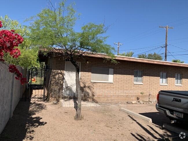 Building Photo - 432 E Kimball Ave Rental