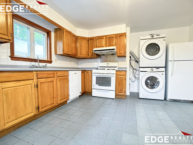 Photo - 40 Vineland St Apartments Unit 2