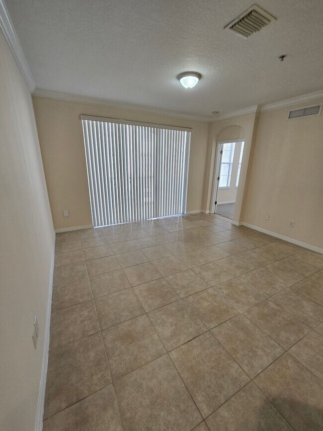 Photo - READY TO MOVE IN 2 BEDROOM 2 BATH CONDO IN WINDERMERE Unit 202-719