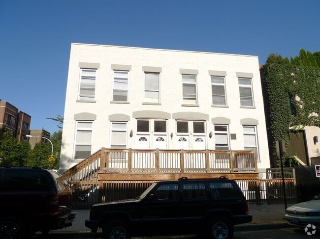 Building Photo - 1318 N Wood St Unit 1318-A Rental