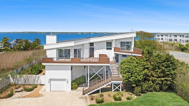 Building Photo - 588 Dune Rd