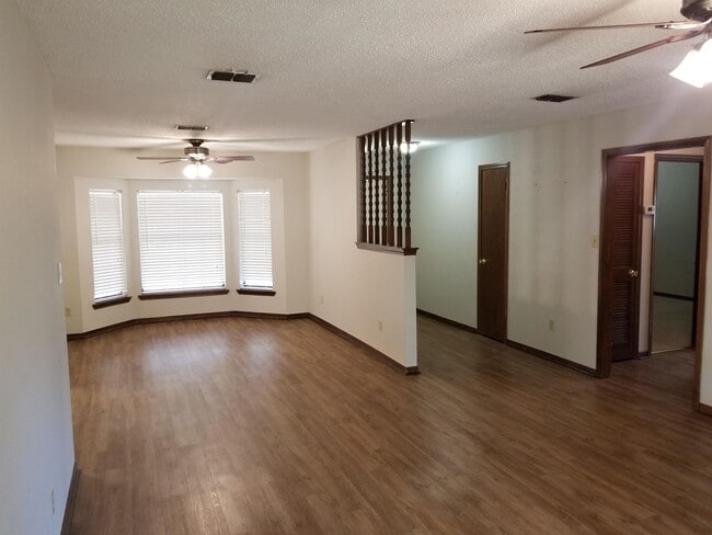 Photo - 754 Silver Maple Dr