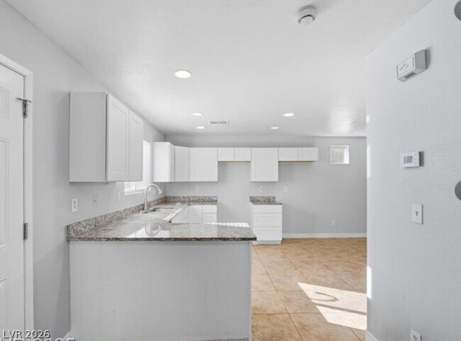 Photo - 2281 Hidden View St