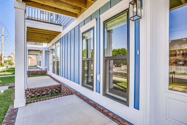 Photo - 536 N De Villiers St