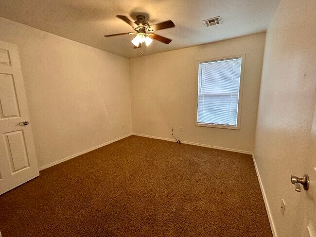 Photo - 63020 E 285 Ct Unidad B