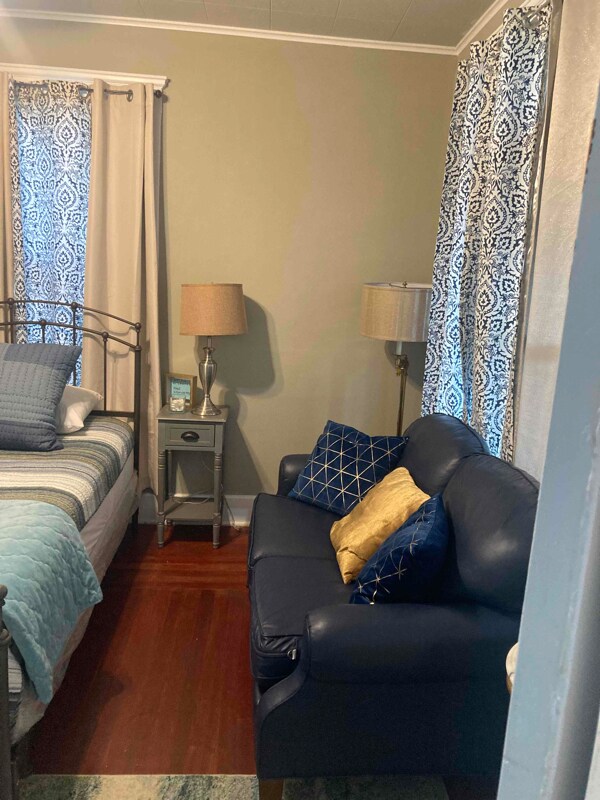 Photo - 1887 State St