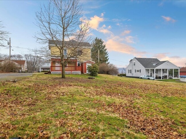 Photo - 1617 W 9th St