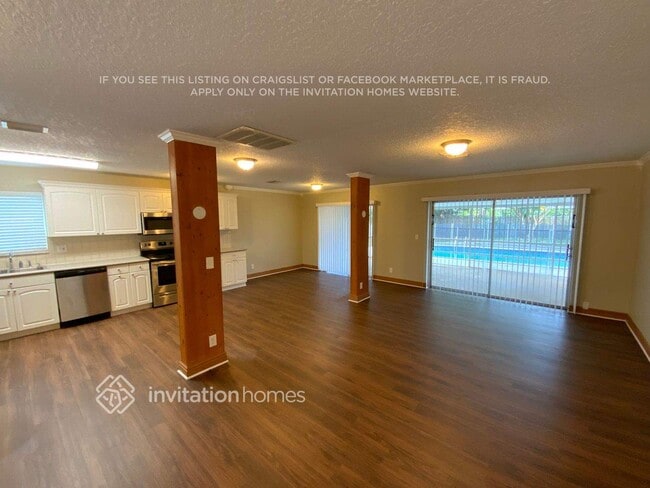 Photo - 3857 Bluebell St