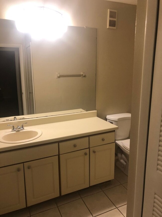 Photo - Spacious open floor plan 2/2 located in highly desirable Siesta Lago! Unit 1