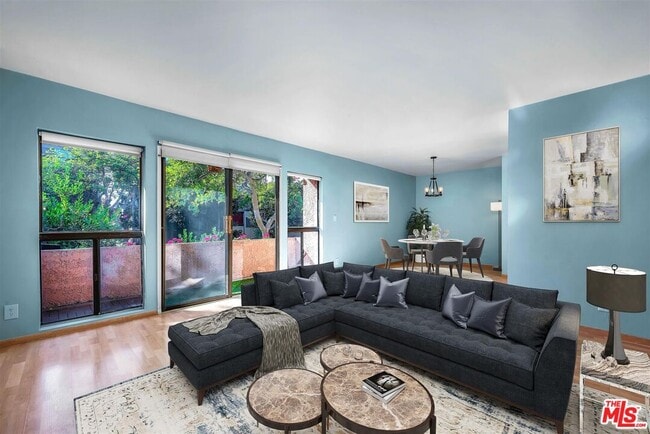 Photo - 5651 Windsor Way Unidad 102