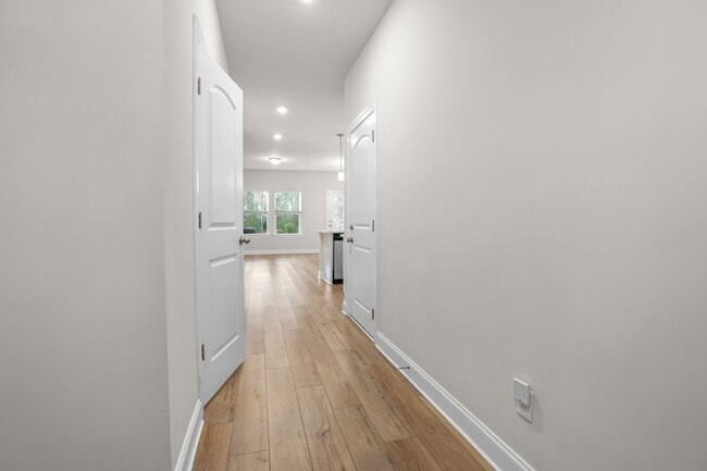 Photo - 326 Seaton Wy