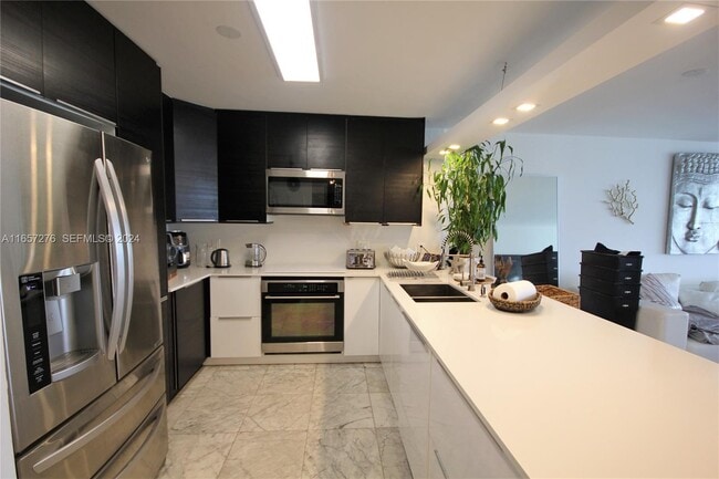 Photo - 5151 Collins Ave Unidad 933