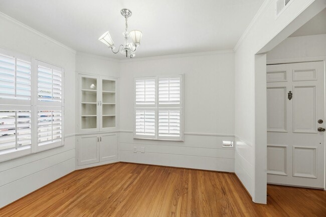 Photo - 7005 Draper Ave