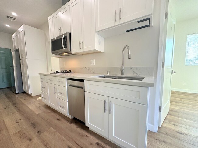 Building Photo - Cute 2bd/2ba Unit 2937 Rental