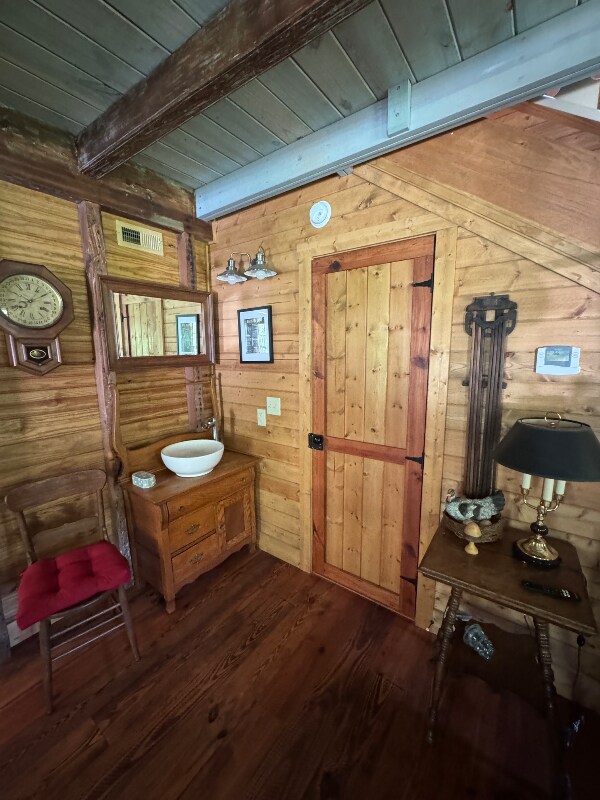 Photo - 369 Lawson Rd