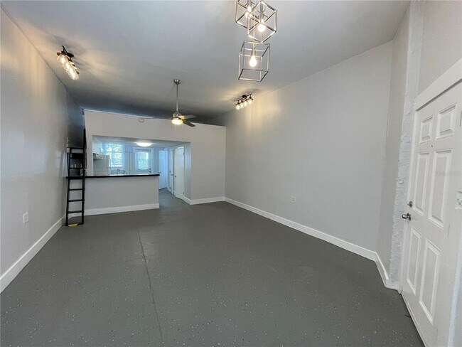 Photo - 2305 W Texas Ave Unit 5