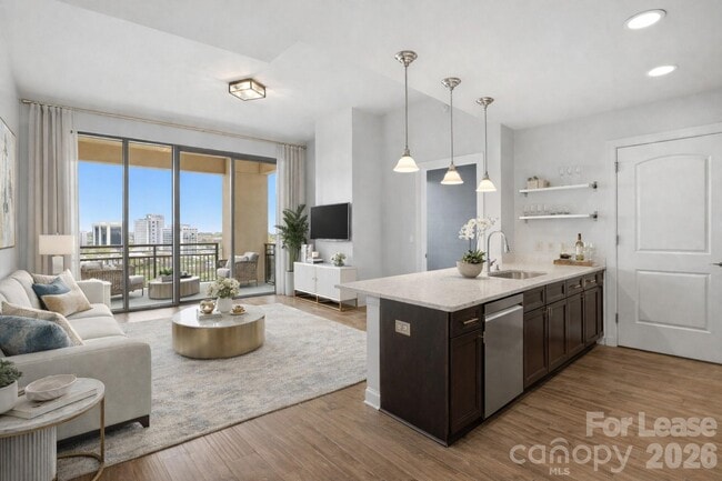 Photo - 701 Royal Ct Unit 911