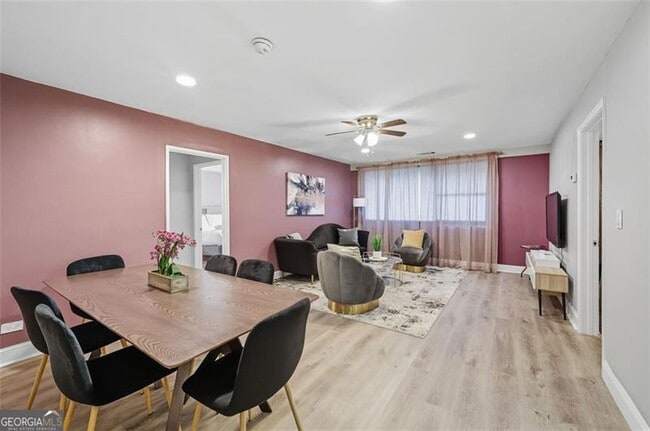 Building Photo - 3645 Peachtree Rd NE Unit 203
