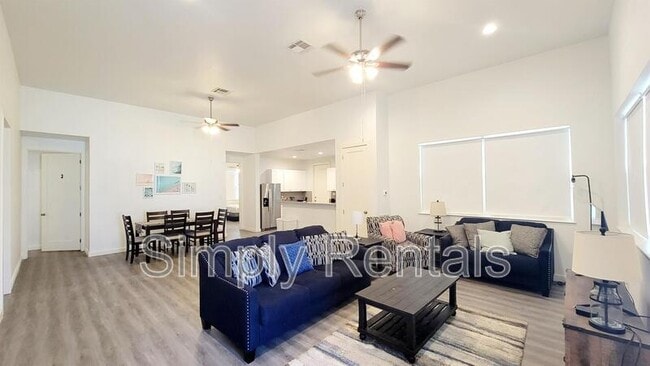Building Photo - 1709 Sycamore St Unit 2 Rental