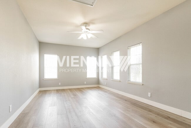 Photo - 8121 Gilleland Dr