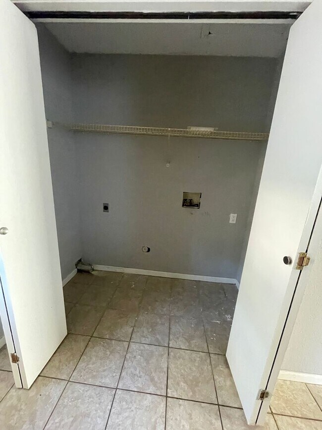 Photo - 655-657-657 Country Squire Ct Unit 655