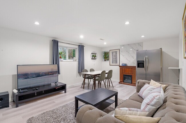 Photo - 2596 E 18th Ave Unit ID1316306P