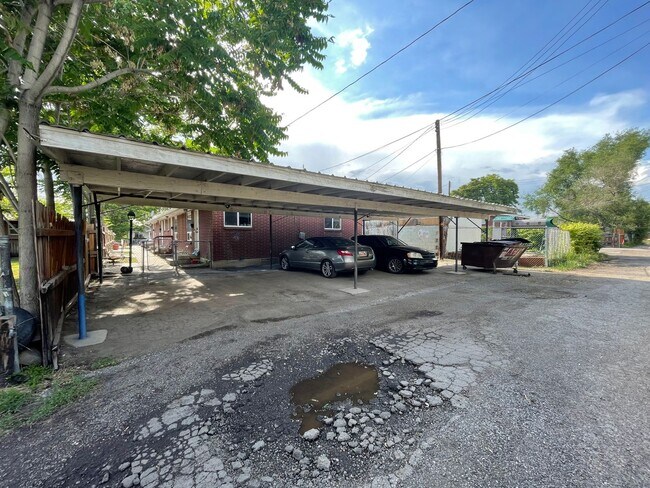 Photo - 1875 S Edison St Unidad 2