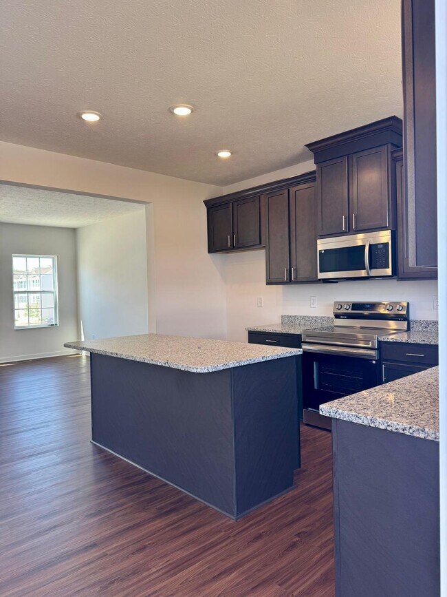 Photo - 130 Sitka Willow Dr