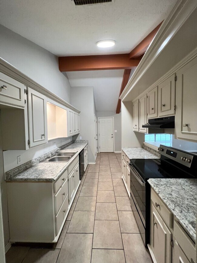 Photo - House For Rent!