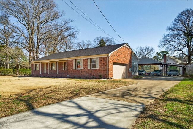 Photo - 2305 Lakewood Ln