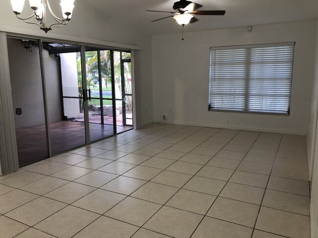 Living and dining room - 11758 SW 108th Ln