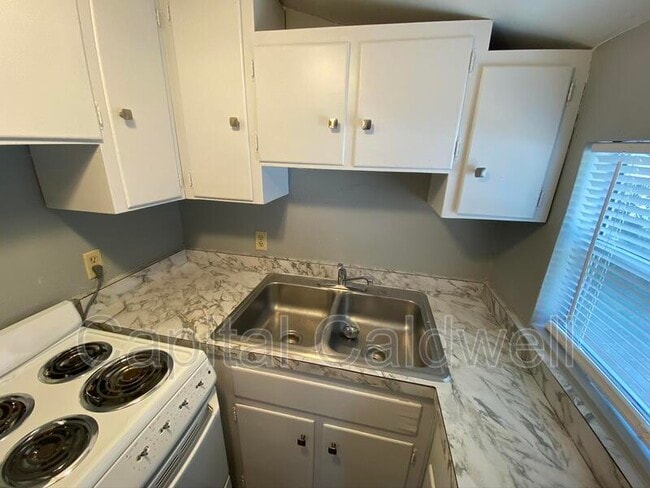 Photo - 304 E Hanna Ave Unit 304 B