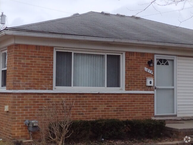 Building Photo - 1879 Stieber St Rental