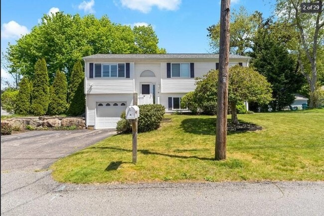 14 Lakeview Dr