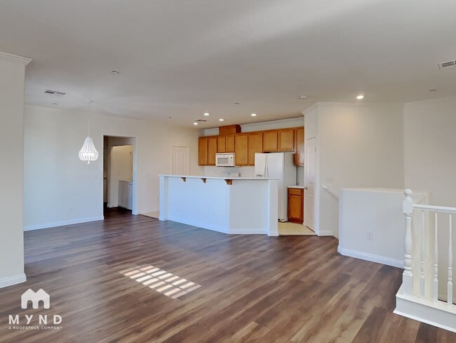 Photo - 495 Westminster Hall Ave Unidad 103