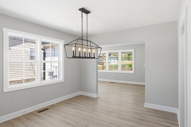 Photo - 2406 Kirby Ave