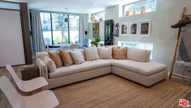 Photo - 2811 Waverly Dr Unit 1