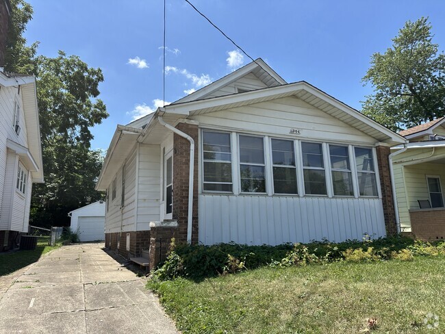 Building Photo - 304 E Virginia Ave Rental