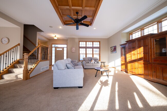 Photo - 572 Danube Ave