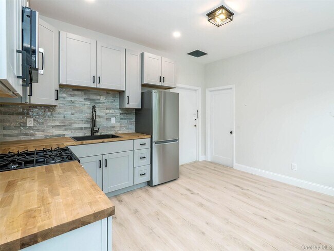 Photo - 316-324-324 Sea Cliff Ave Unit 3rd Floor